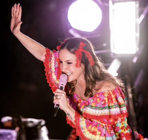 Claudia Leitte é uma das atrações do retorno das Drilhas em Caruaru - Foto: Divulgação