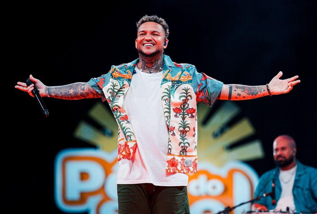 O cantor Suel traz o projeto "Pôr do Suel" para Recife em Julho