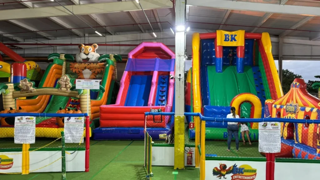parque inflavel - shopping guararapes